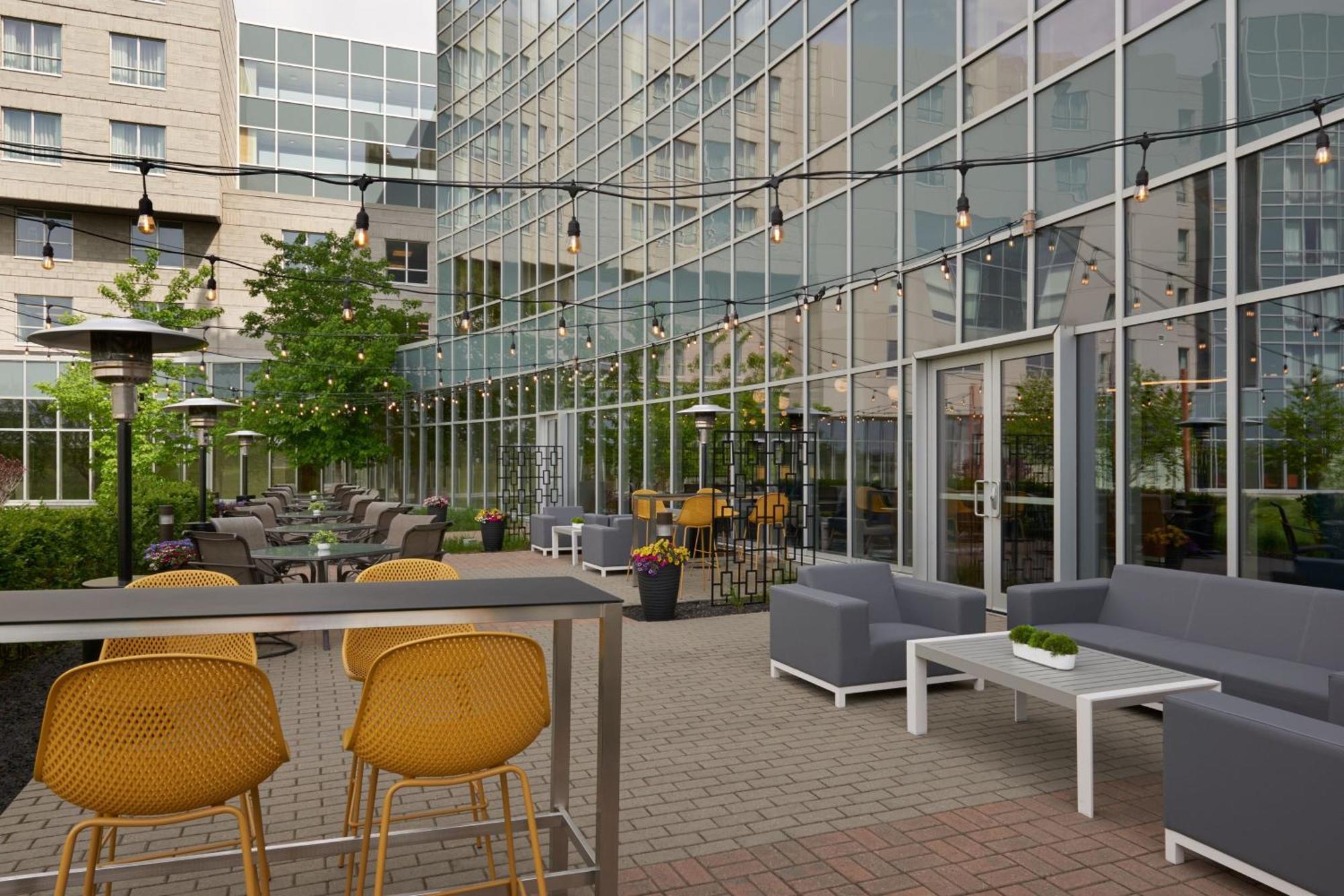 Residence Inn By Marriott Calgary Airport Ngoại thất bức ảnh