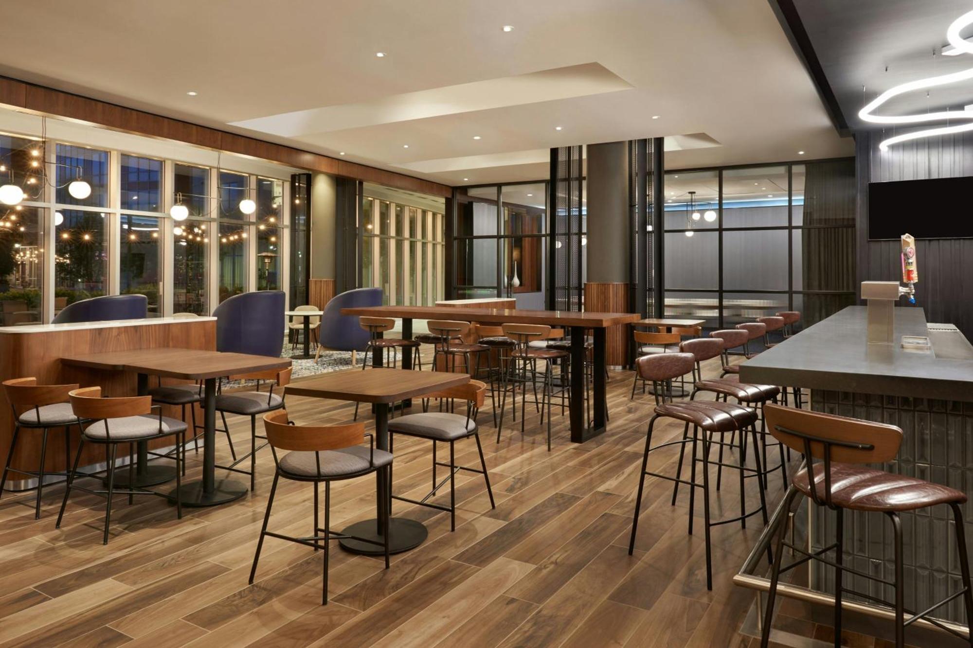 Residence Inn By Marriott Calgary Airport Ngoại thất bức ảnh